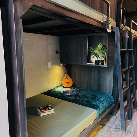 T Zone Hostel - Quiet Place, Near China Town,Ho Thi Ky Street Food,Cafe,Beer ホーチミン市 エクステリア 写真