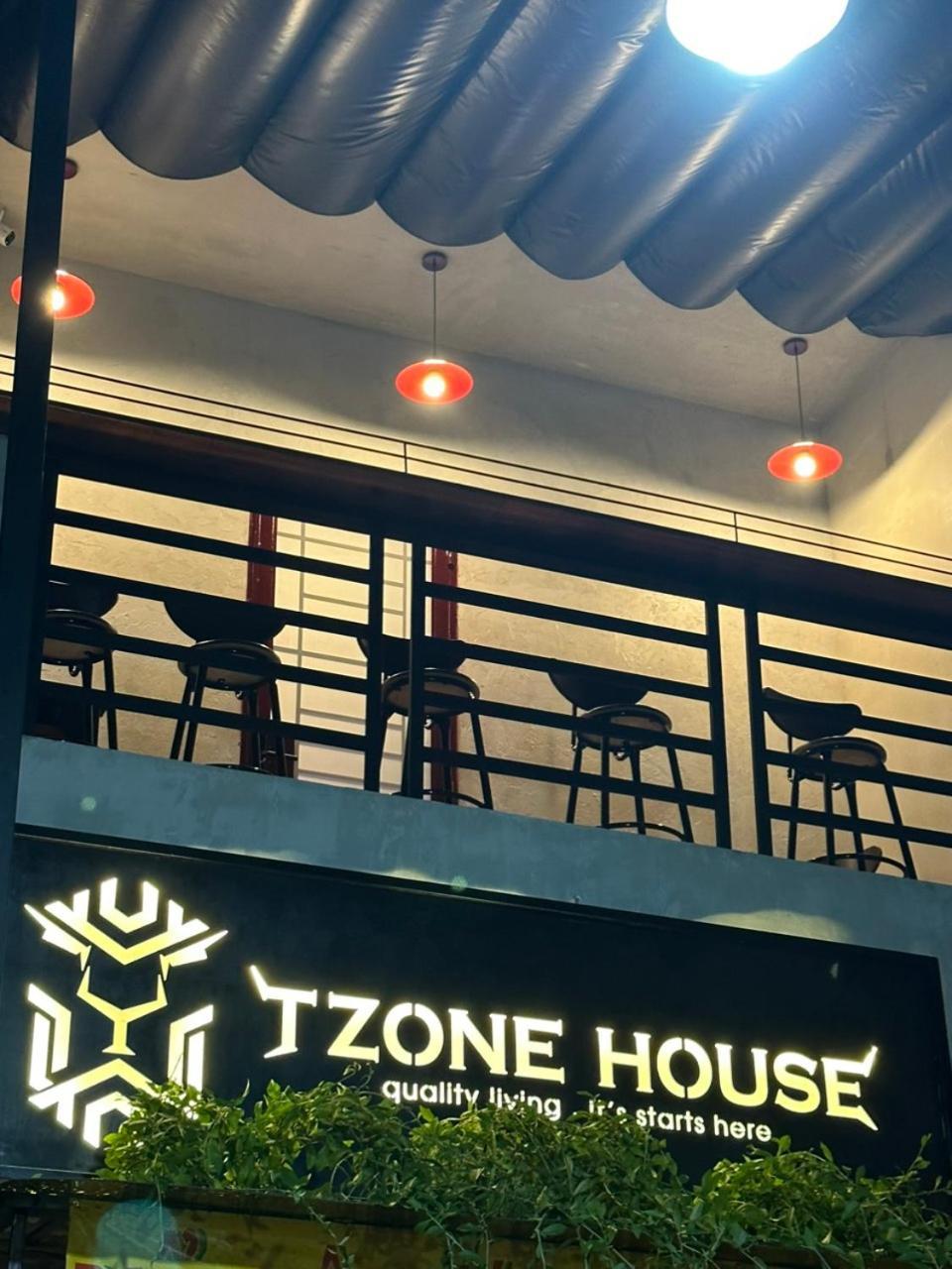 T Zone Hostel - Quiet Place, Near China Town,Ho Thi Ky Street Food,Cafe,Beer ホーチミン市 エクステリア 写真