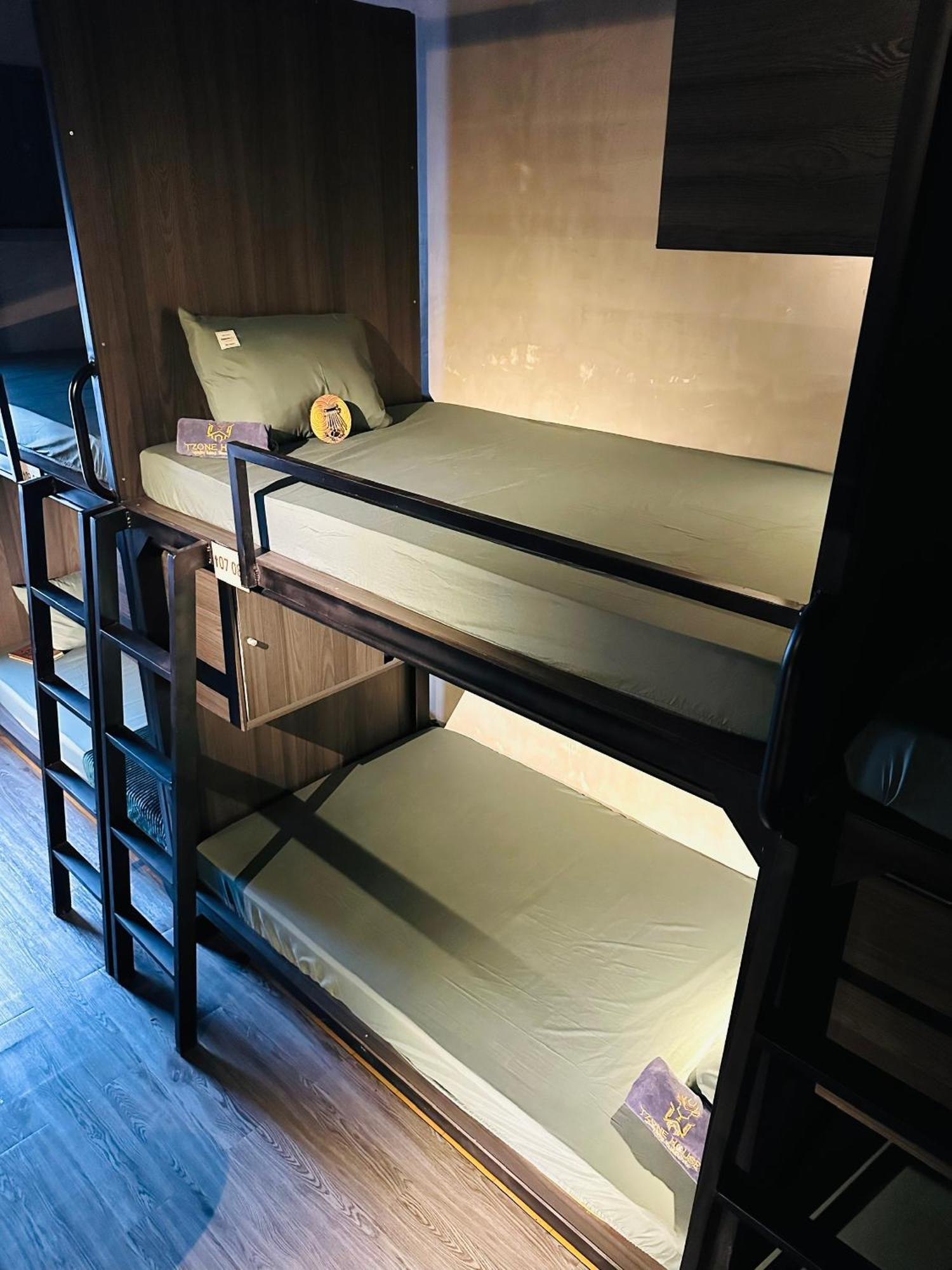T Zone Hostel - Quiet Place, Near China Town,Ho Thi Ky Street Food,Cafe,Beer ホーチミン市 エクステリア 写真
